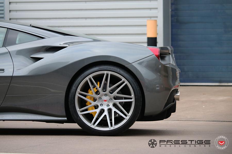 Детали экстерьера Ferrari 488 GTB on Vossen Wheels (VPS-314T) 2017 года  (фото 5 из 25)